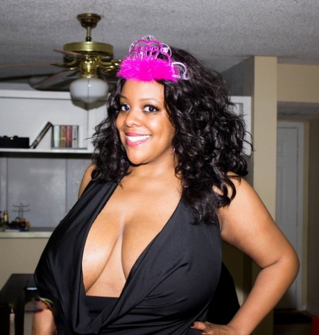 Black Goth Bbw beautiful photos